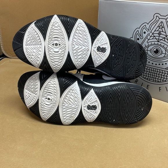 Nike Kyrle 5 Basketball Black/White  Unisex Sneakers Shoes - Picture 4 of 7